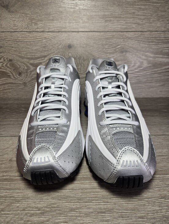 Nike Shox R4 Shoes Mens Size 11 White Deep Royal Blue Silver HQ1988-102 NEW main image 5